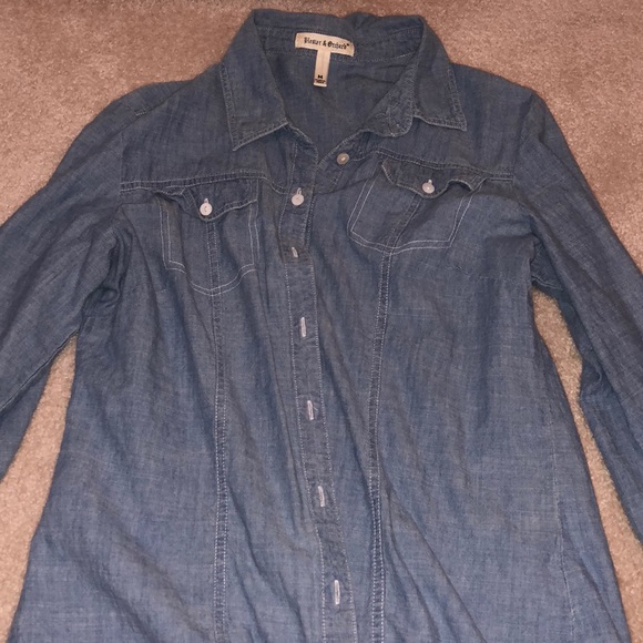 Button up - Picture 1 of 2